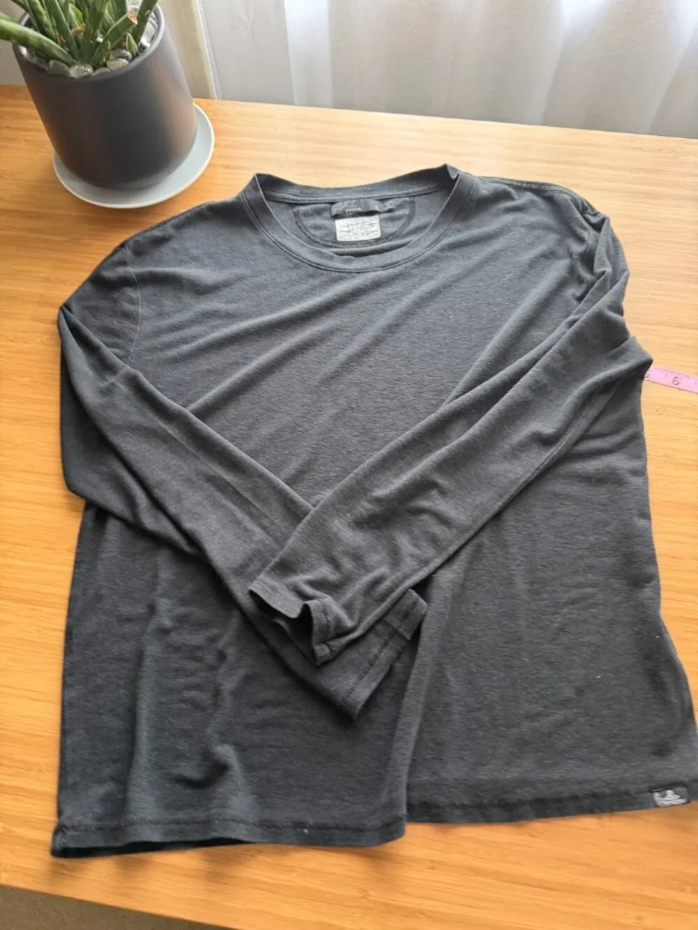 Prana Cozy Up Long Sleeve Crew Charcoal Black Small GUC - Picture 3 of 11